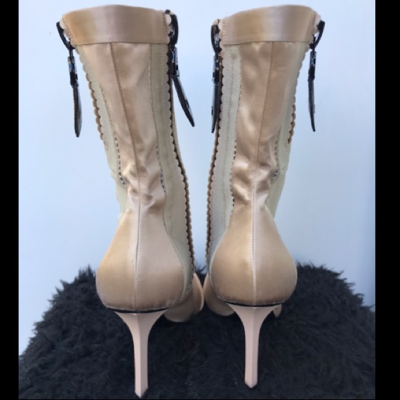 SOLD! LOUIS VUITTON limited edition lingerie boots - Picture 3 of 4